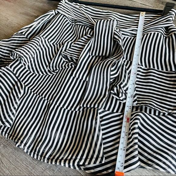 Ruffle Mini Skirt - Picture 4 of 9